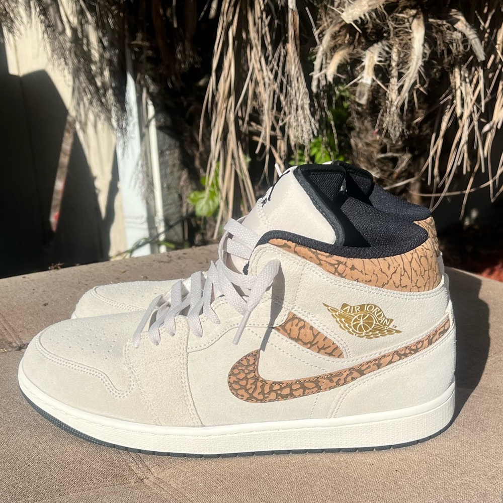 Nike Air Jordan Men's White and Tan Sneakers